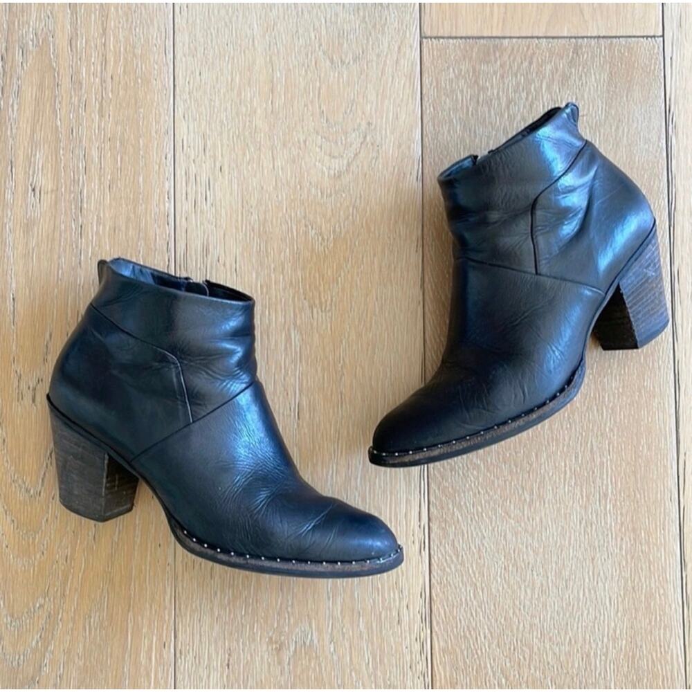 Paul Green Stella Black Leather Studded Ankle Booties Block Heel Sz 8 Minimalist - Picture 2 of 9